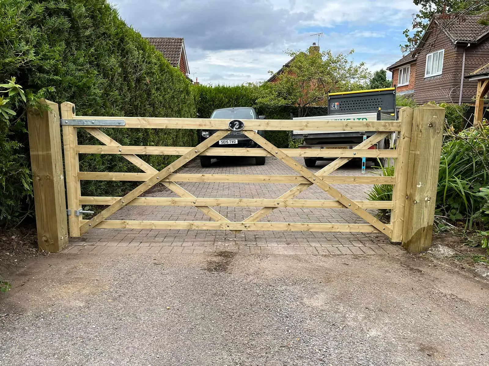 gate